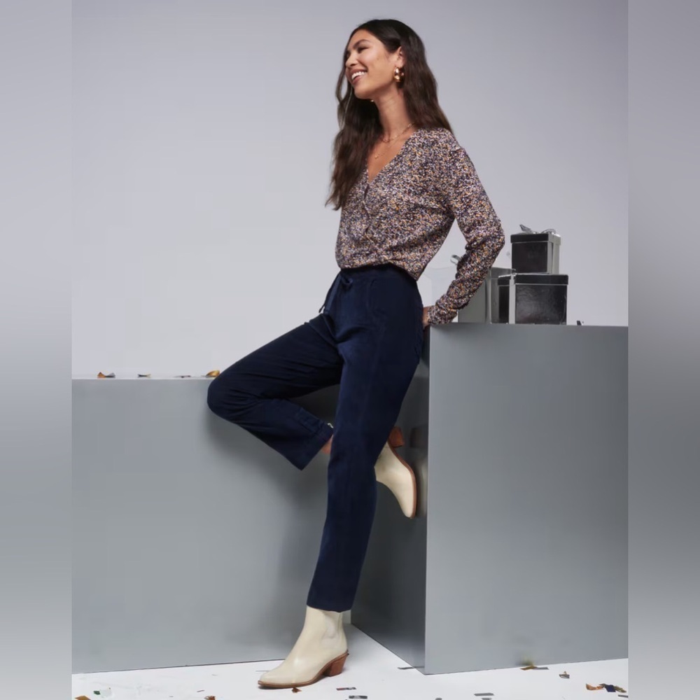 Travis Mathew Friday Feeling Corduroy High Rise Ankle Pant in Navy Blazer XS NEW